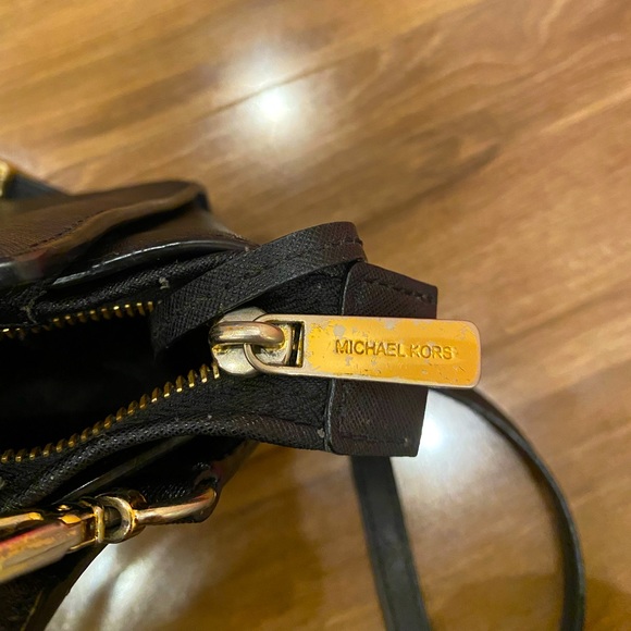 Michael Kors Black Shoulder Bag - Picture 6 of 9